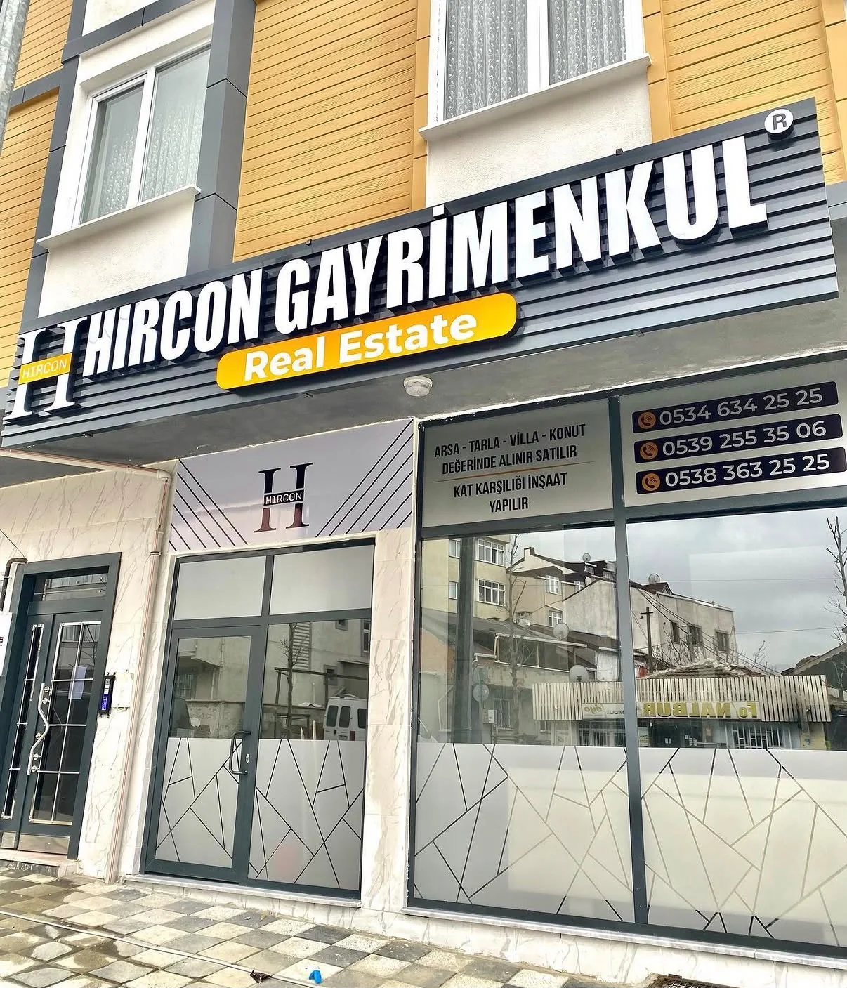 Hircon Gayrimenkul ışıklı cephe tabelası