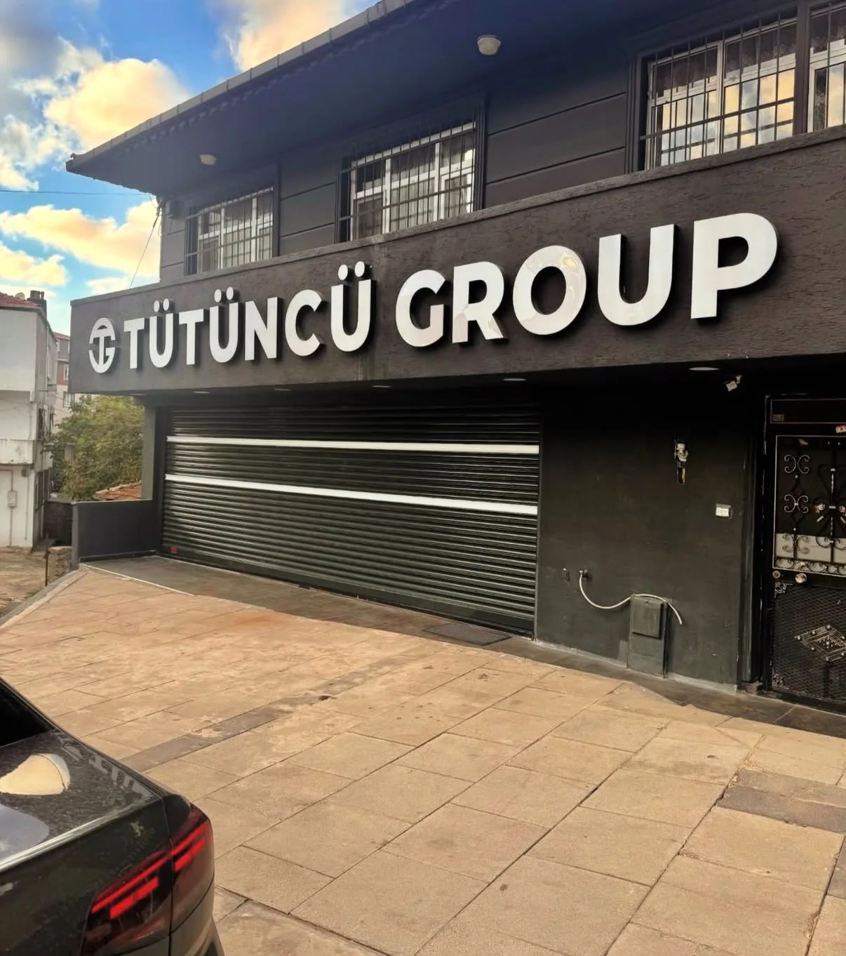 Tütüncü Group ışıksız kutu harf tabelası